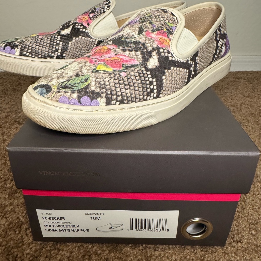 Vince Camuto Becker size 10